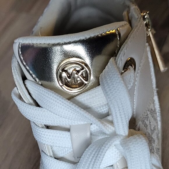 NWOB Michael Kors Kids High Top Sneakers Size 1 - Picture 6 of 6